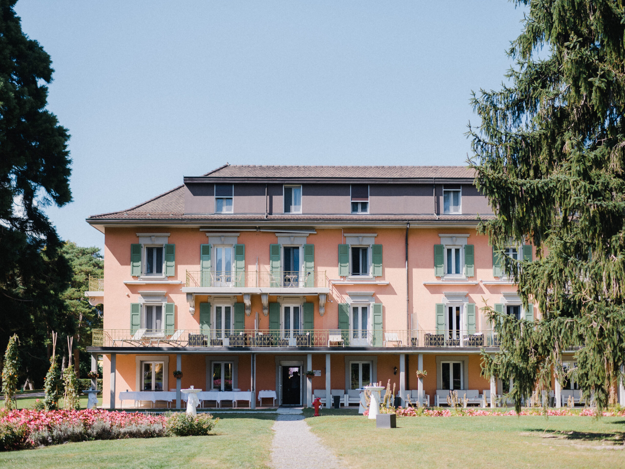 Grand-Hotel-bains-lavey-vue-centree