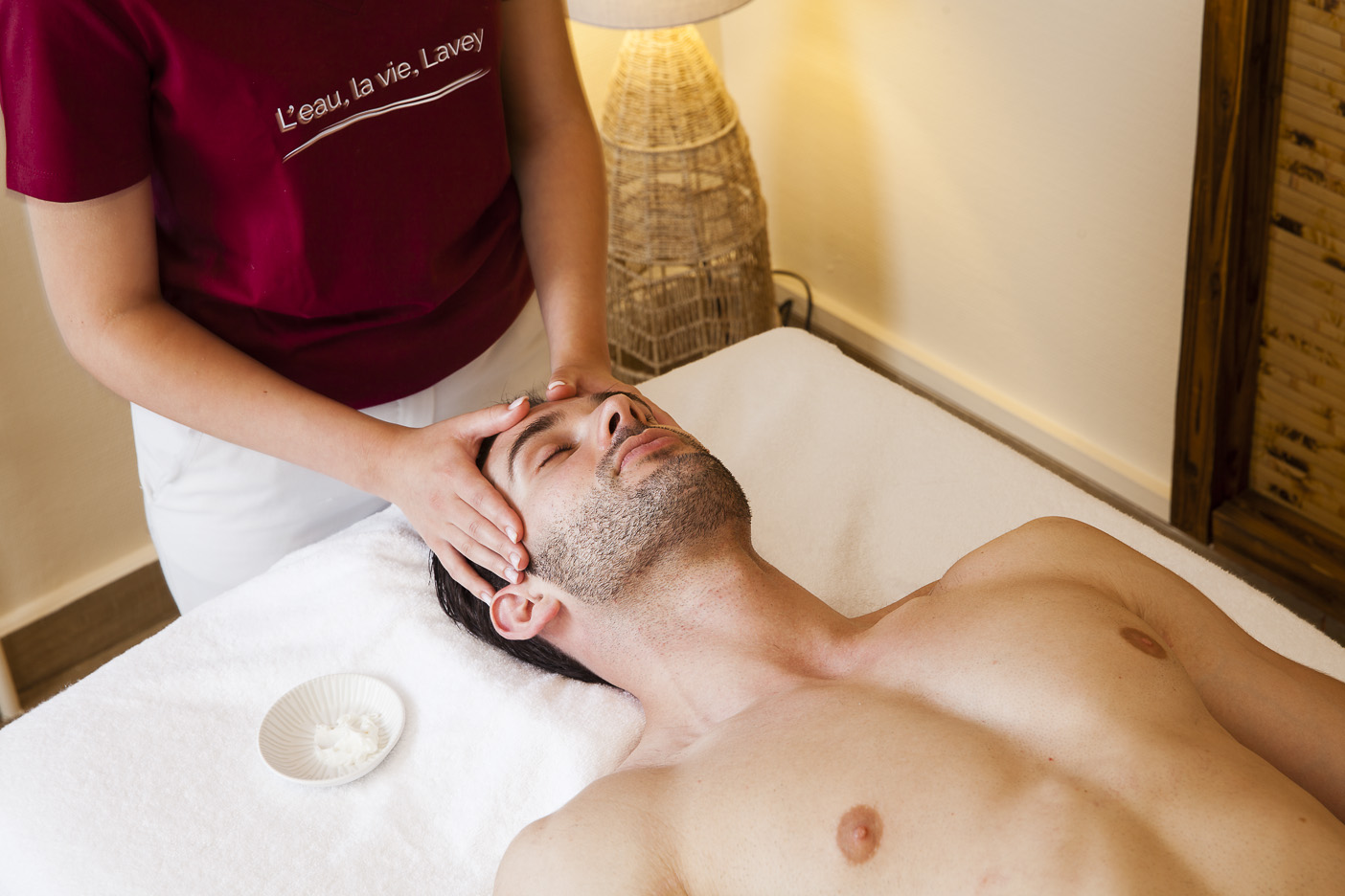 soins-massages-bien-etre-homme-visage