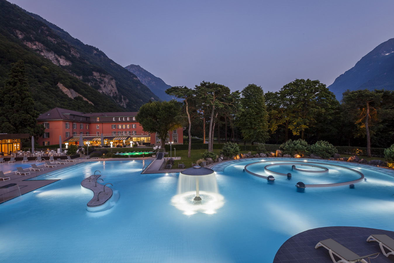 Complexe-bains-hotel-lavey-vue-panoramique
